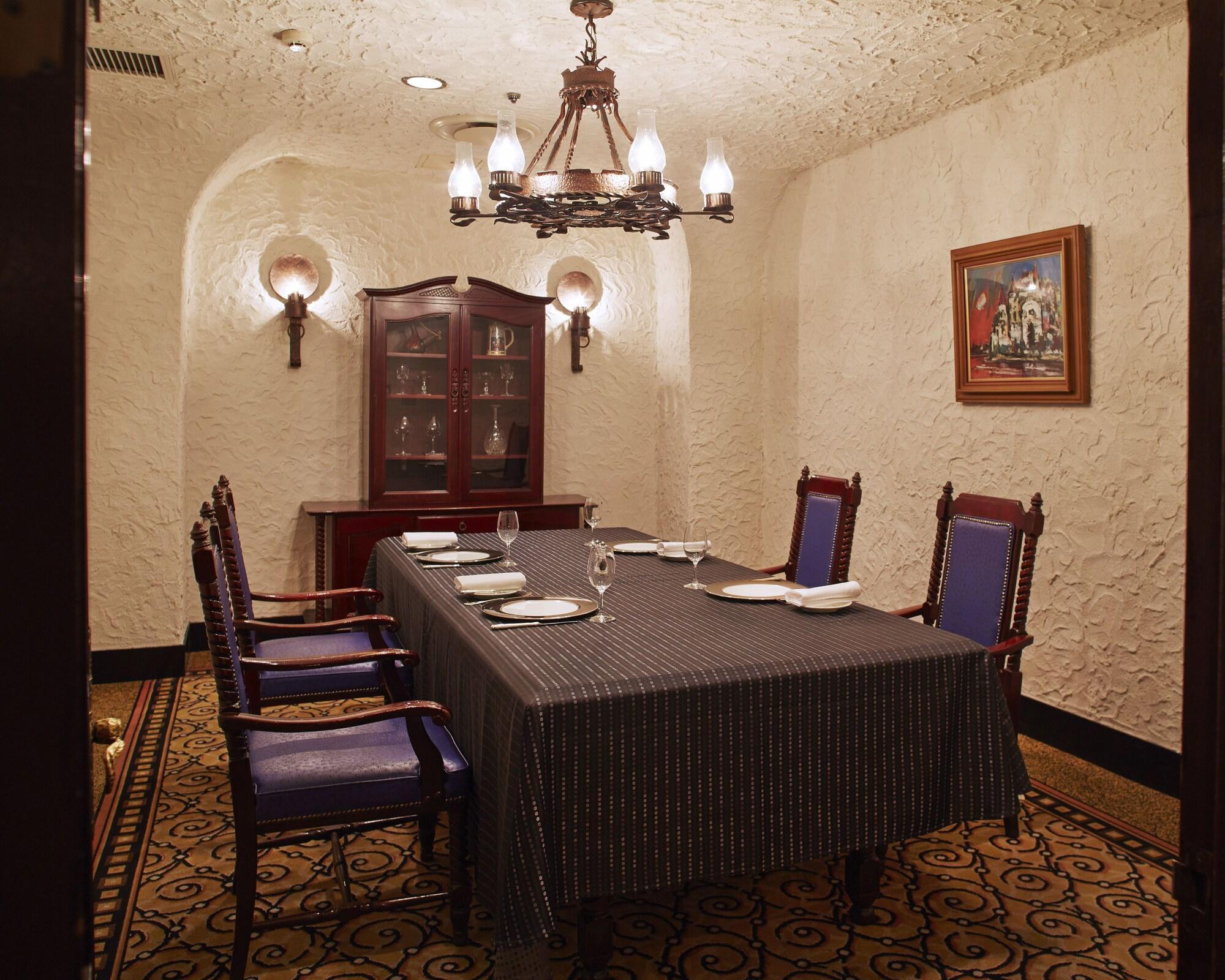 Hotel New Otani Hakata Фукуока Экстерьер фото The dining room