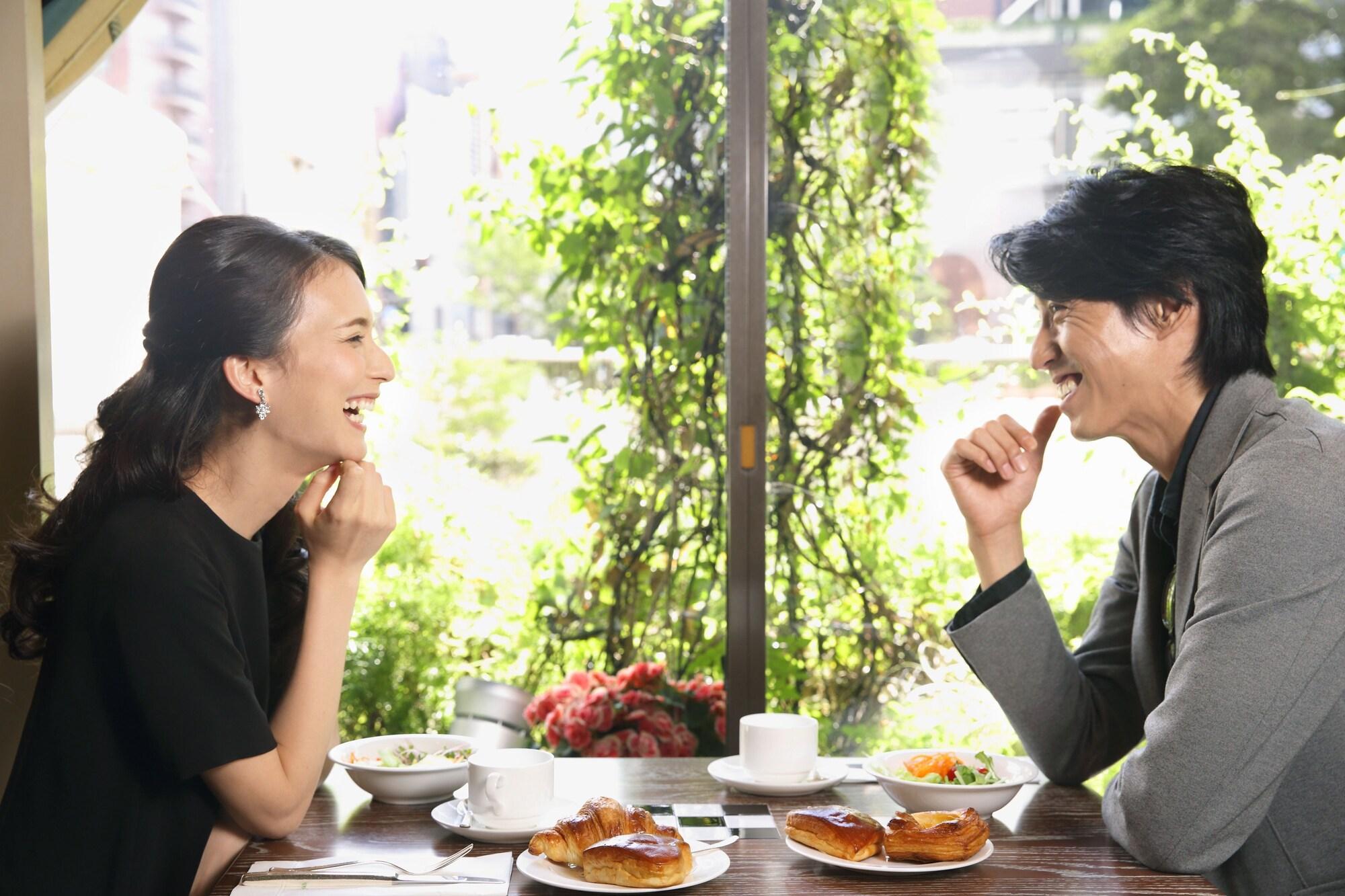 Hotel New Otani Hakata Фукуока Экстерьер фото Lee Byung-hun and Lee Young Ae in The Housemaid